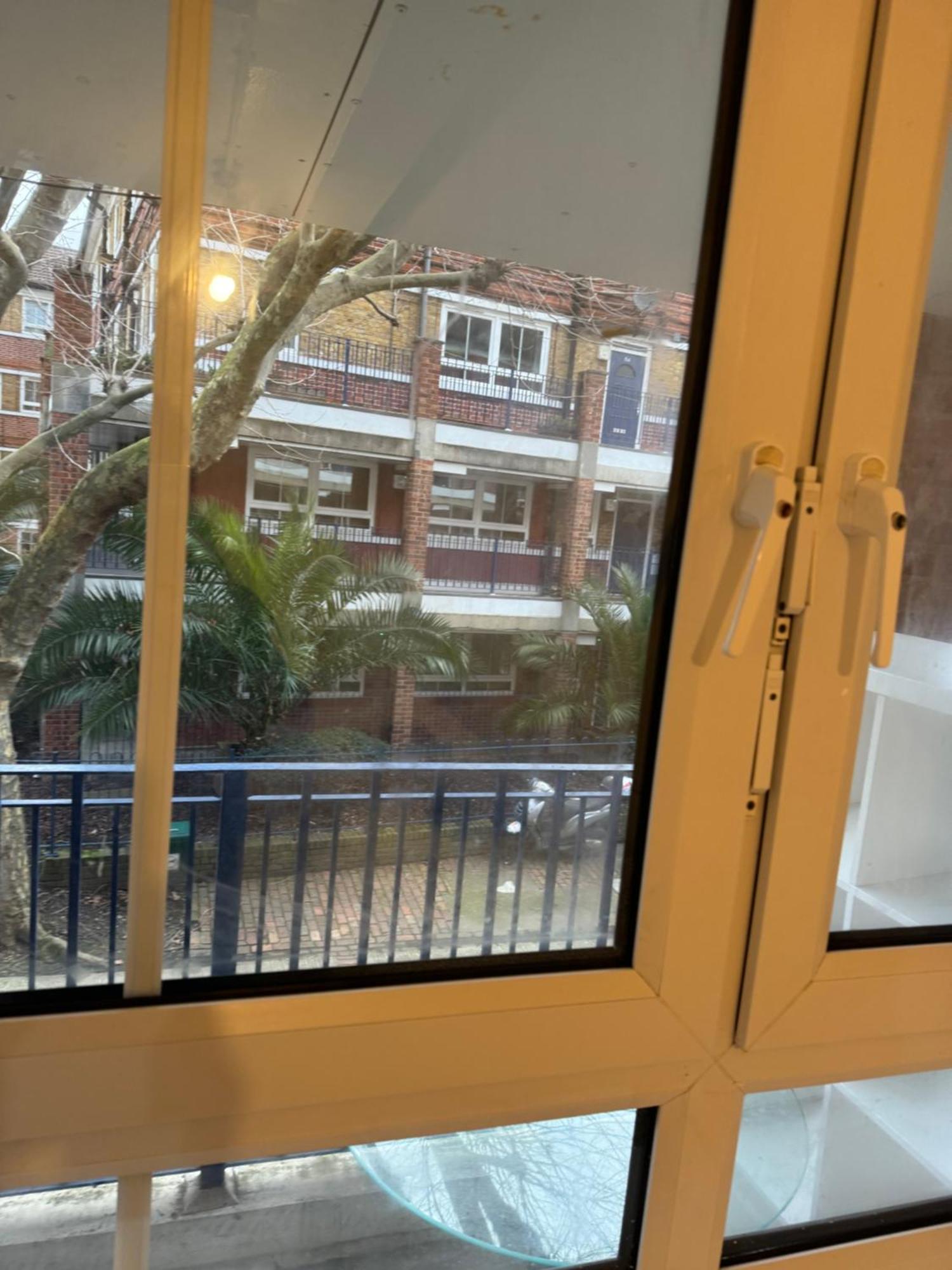 One Bedroom Apartment In Tower Bridge Road Лондон Екстериор снимка
