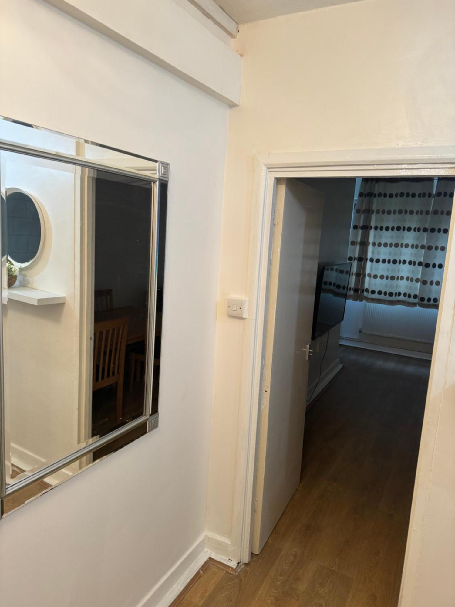 One Bedroom Apartment In Tower Bridge Road Лондон Екстериор снимка