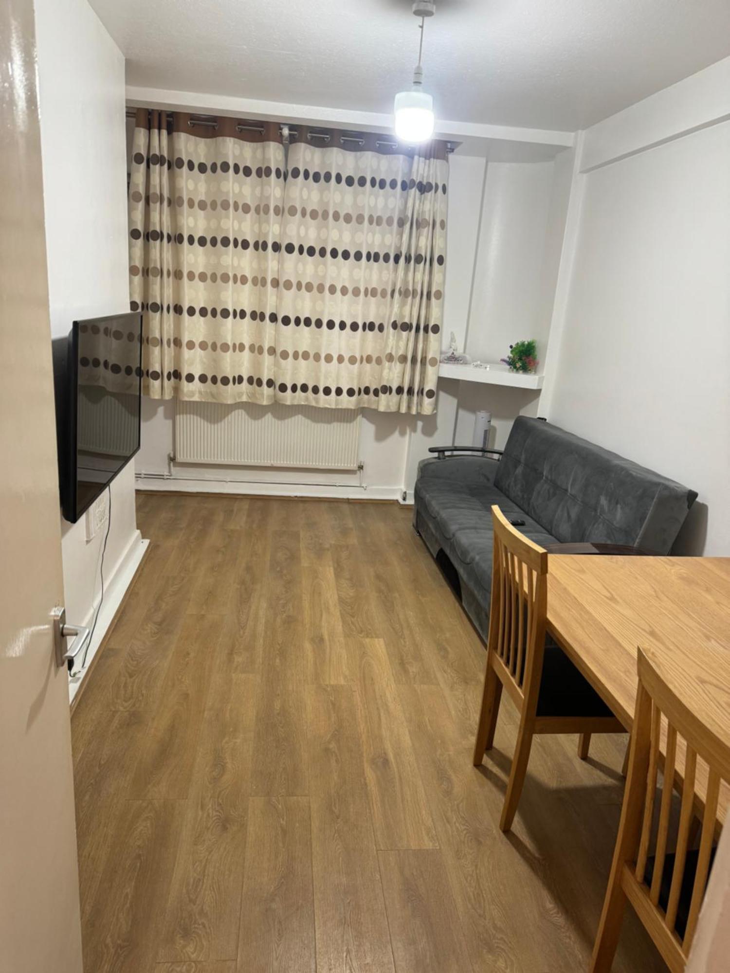 One Bedroom Apartment In Tower Bridge Road Лондон Екстериор снимка