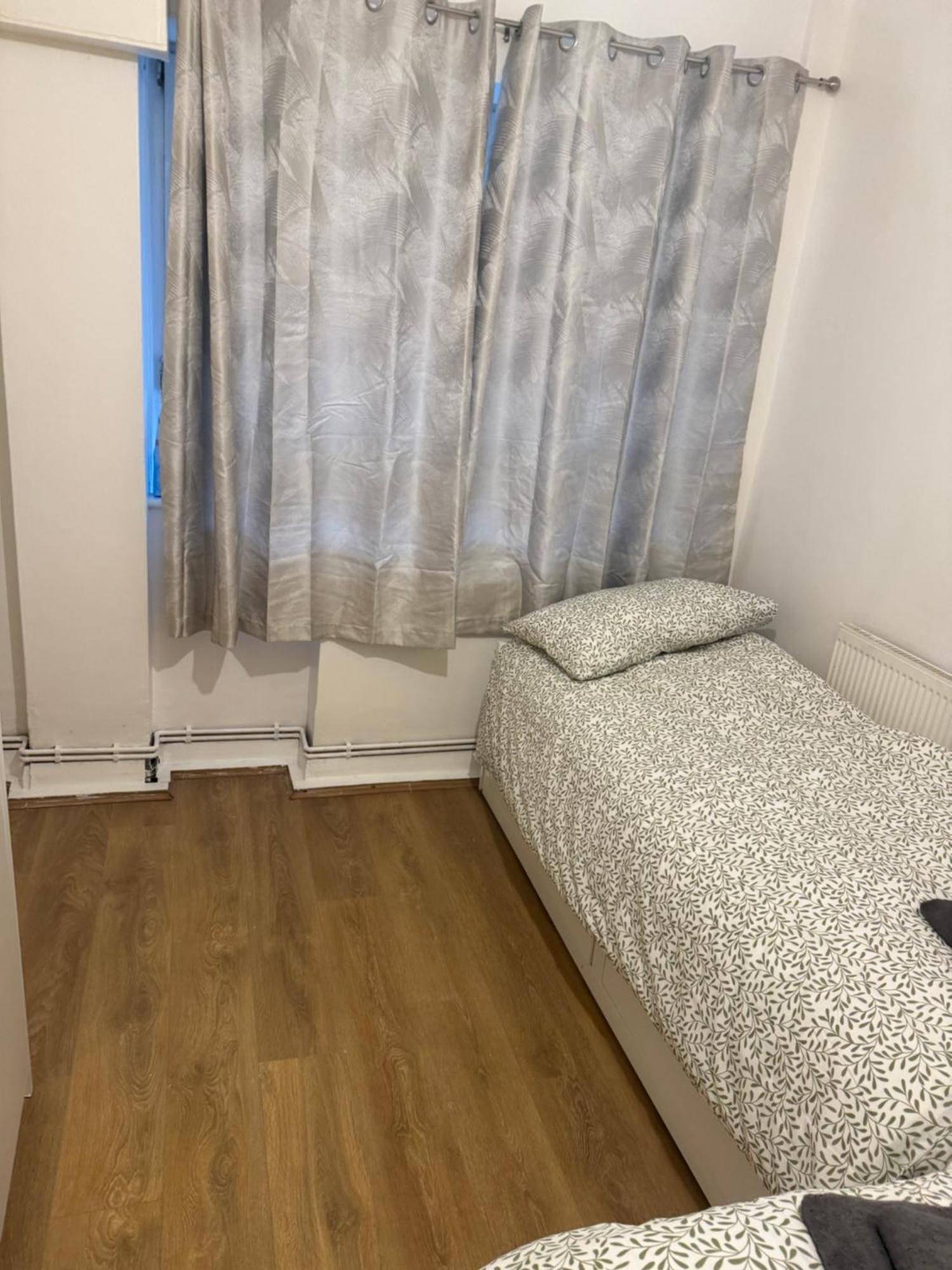 One Bedroom Apartment In Tower Bridge Road Лондон Екстериор снимка